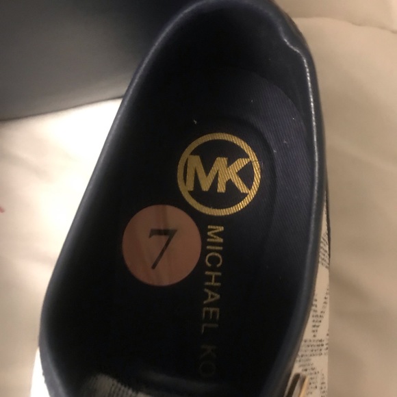 MK Shoes Only Fanny Pack Sold Separate - Picture 3 of 4